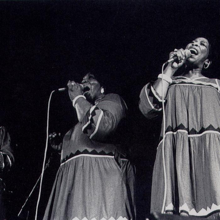 THE BARRETT SISTERS