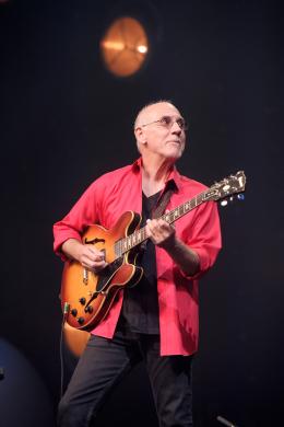 Larry Carlton © Francis Vernhet