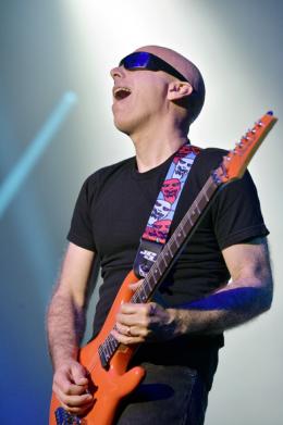 Joe Satriani © Francis Vernhet