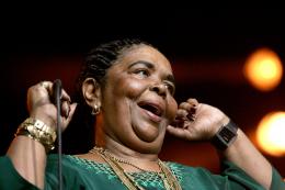 Cesaria Evora © Francis Vernhet